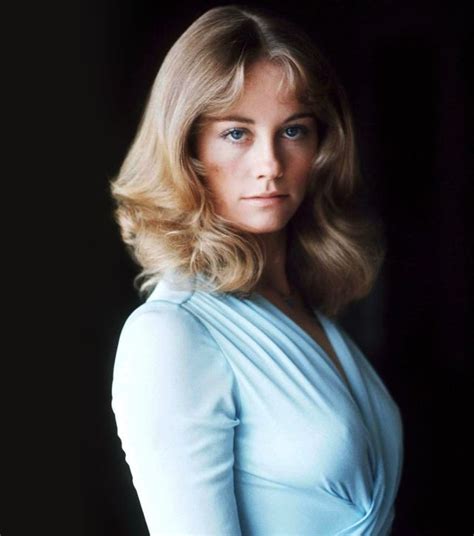 18 Fascinating Color Photographs of a Young Cybill Shepherd in。